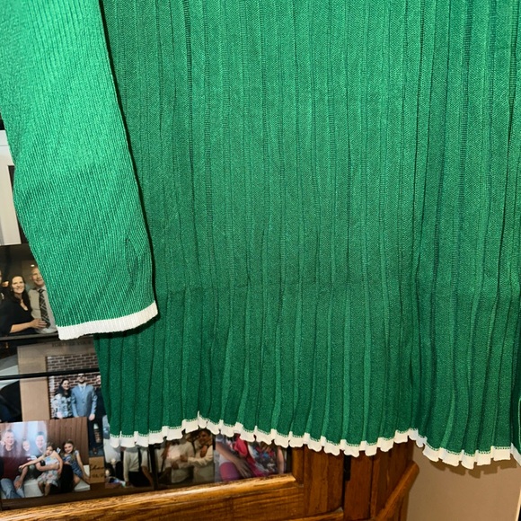 NWOT Green Ribbed Knit Skirt Set. Very Cute!! - Picture 2 of 9